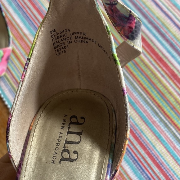 ANA Zita Multi Colored Heels 8 - Picture 5 of 5